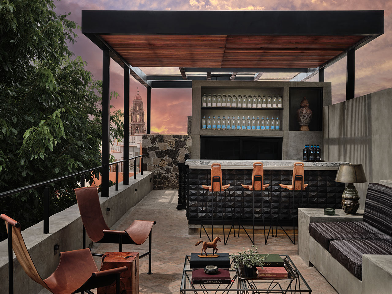 A Spirited Journey to La Casa Dr...