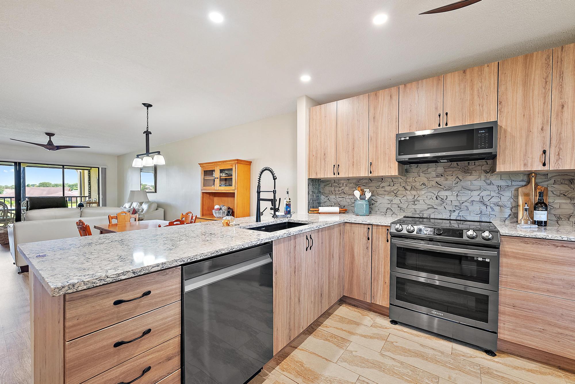 6860 SE Constitution Blvd., Unit 204, Hobe Sound, FL 33455 Property Image