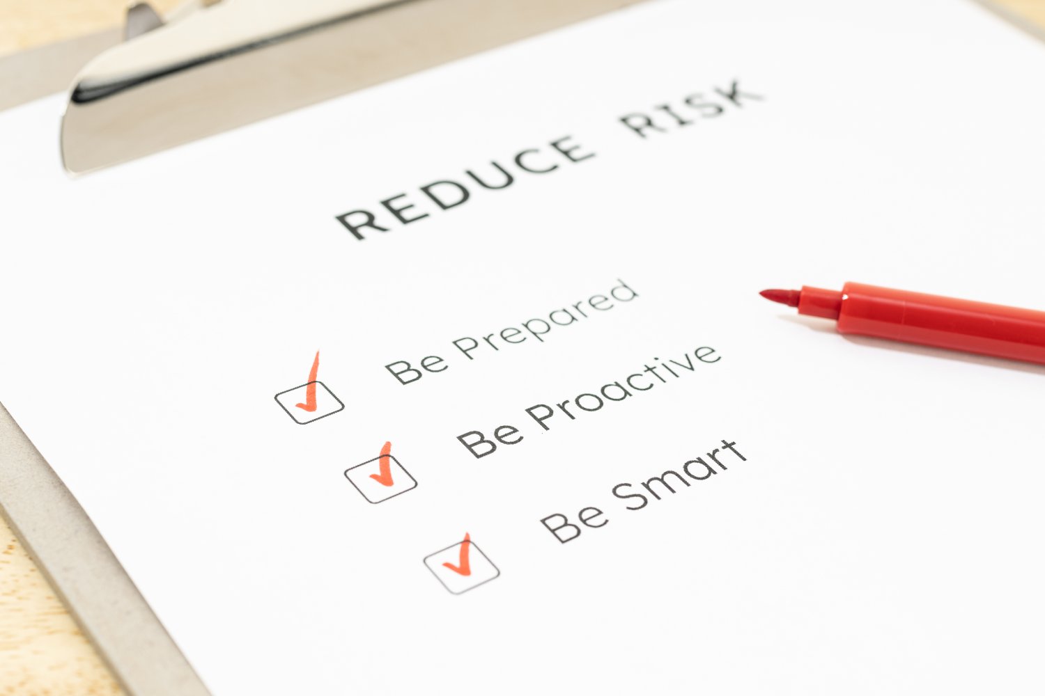 How an Employer of Record Supports Tax Efficiency and Risk Reduction