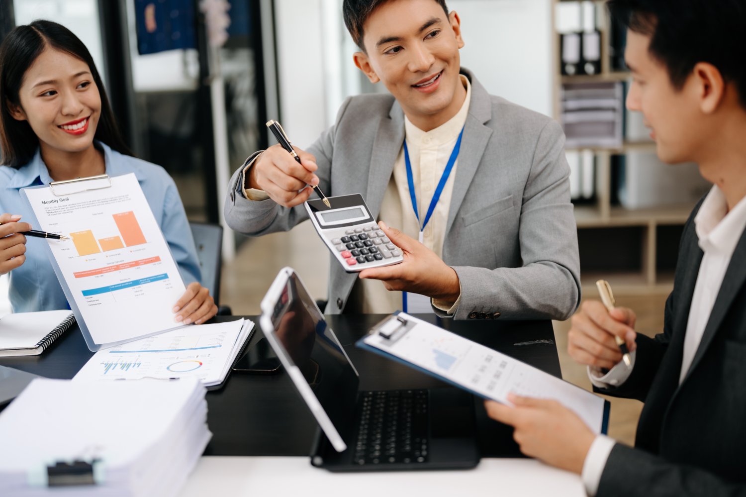 Understanding Employer of Record Pricing: What’s Included and What’s Not