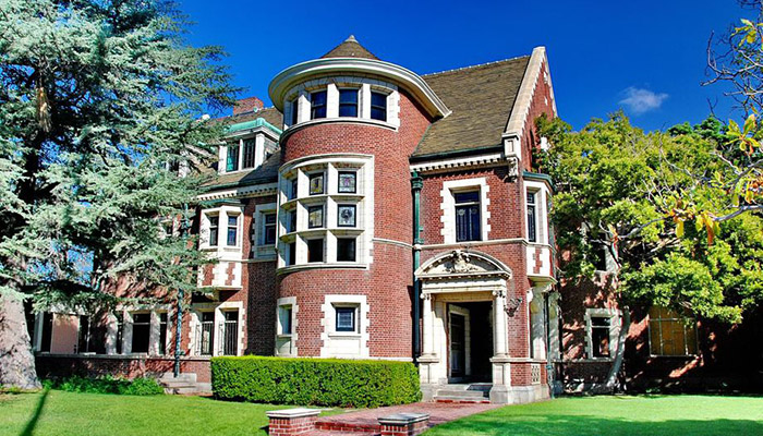 “American Horror Story” mansion’s new owners tormented by fans, ghosts