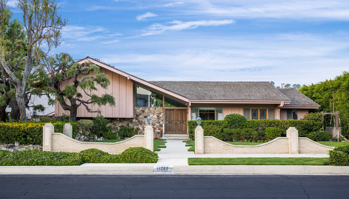HGTV buys the Brady Bunch House with plans to ‘restore it to its 1970s glory’