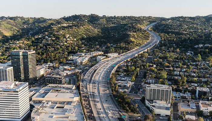 How is Metro going to finish 28 projects in 10 years?