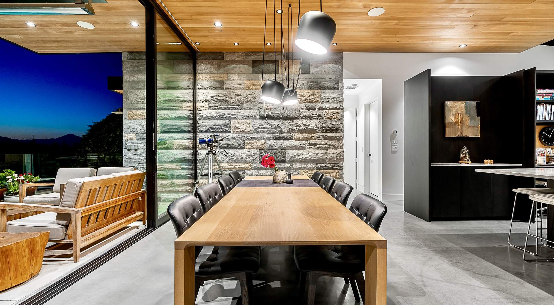 Listing Image #12