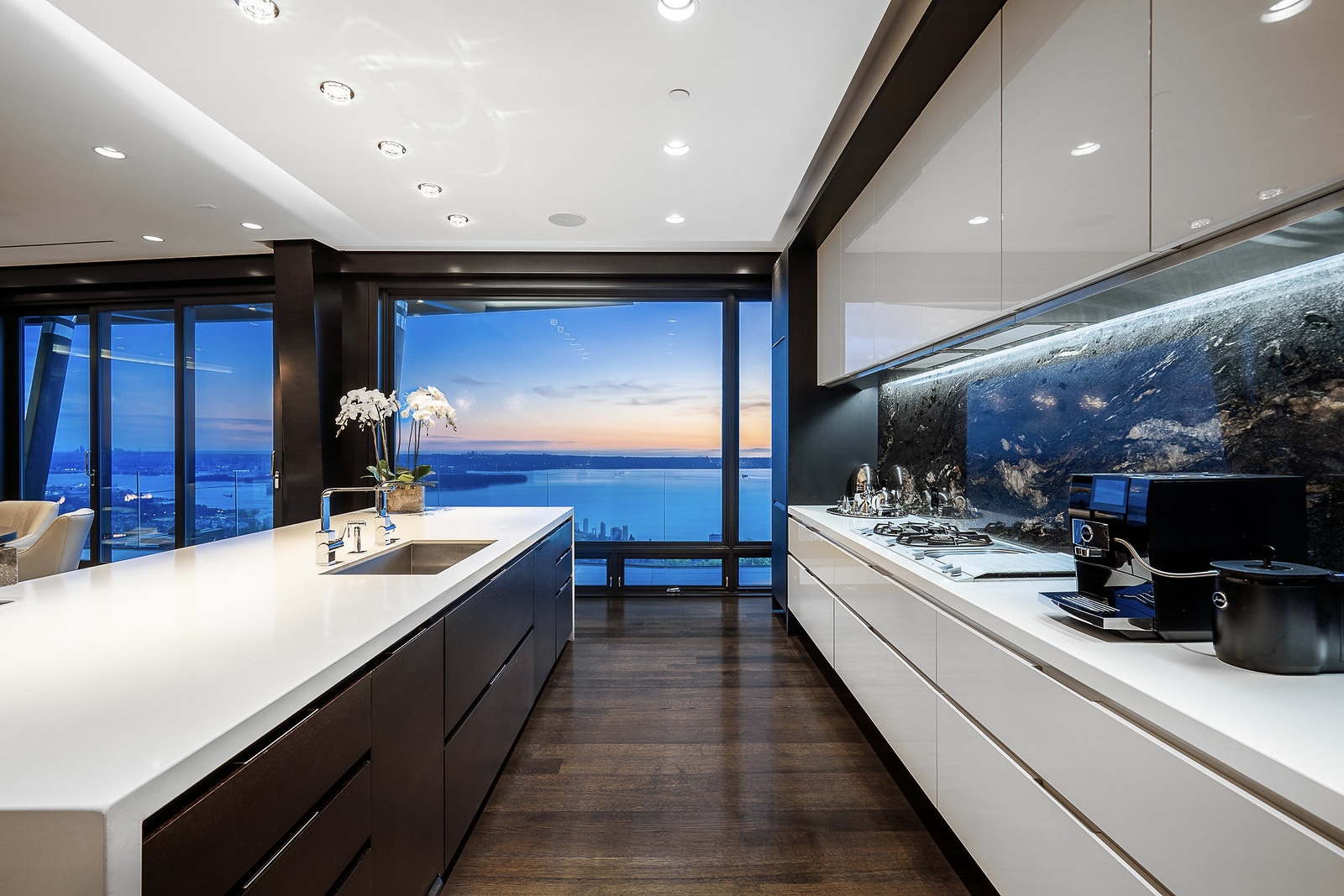 Listing Image #14
