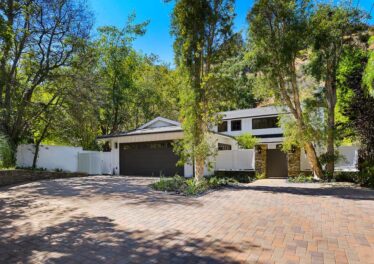 1449 BENEDICT CANYON DR