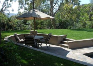 3084 Franklin Canyon Dr