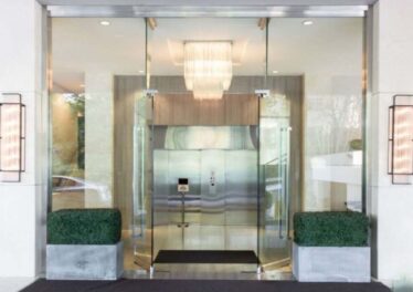 875 Comstock Ave #17A