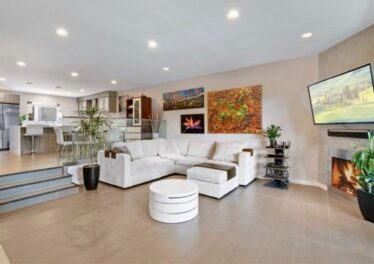 21821 Burbank Blvd. #159