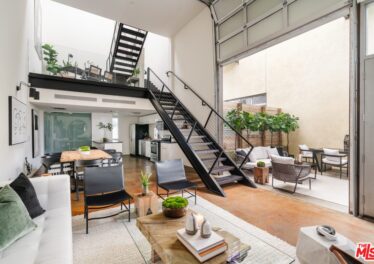 1011 N Orange Grove Ave #2