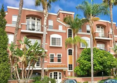 1522 S Saltair Ave #206