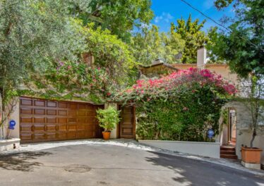 8706 Sunset Plaza Pl