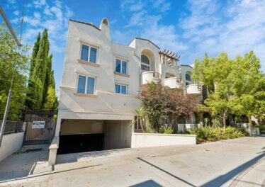 15206 Burbank Blvd Unit 106