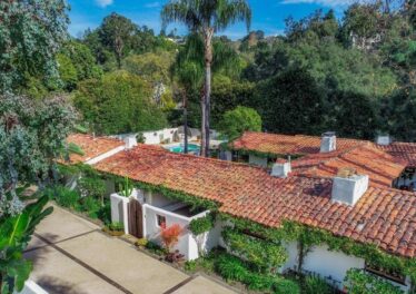 1920 Mandeville Canyon Rd