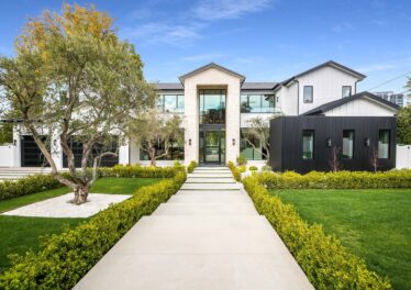 15907 Valley Vista Blvd