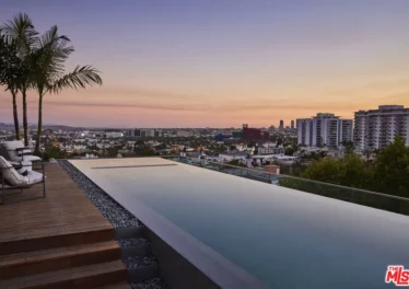 8420 W Sunset Blvd 706