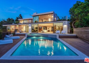 9040 Alto Cedro Drive