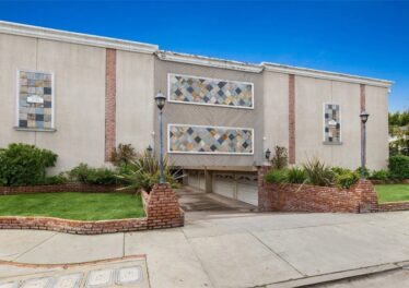 14144 Burbank Blvd #3