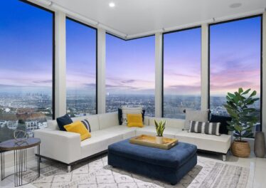 2231 Sunset Plaza Dr