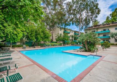 5460 White Oak Ave #E316