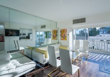 999 N Doheny Dr #211