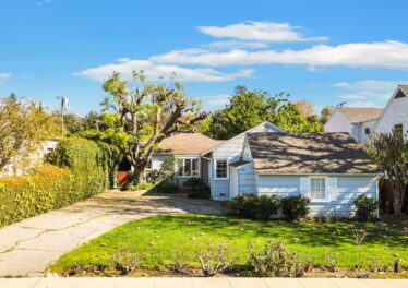 430 N Bowling Green Way