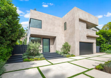 1845 Coldwater Canyon Dr