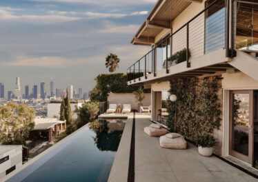 8521 W Hollywood Blvd