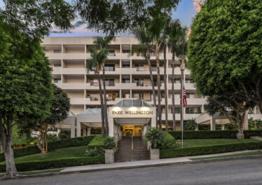 1131 Alta Loma Rd #415