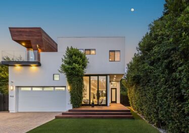 932 N Crescent Heights Blvd