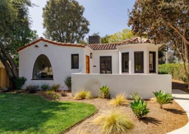 229 S Grand Oaks Ave