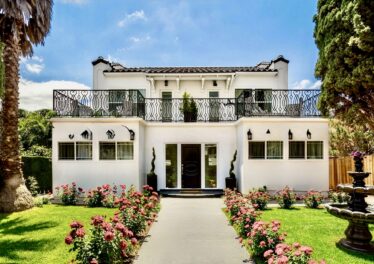 6110 N De Longpre Ave