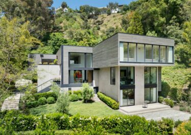 10542 Fontenelle Way