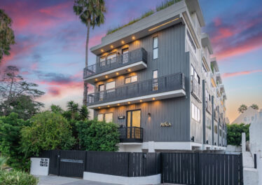 1445 1/4 N Martel Ave