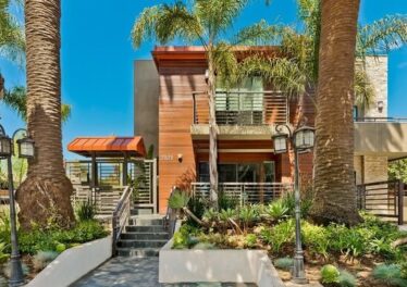 2121 Virginia Ave #106