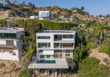 1853 Sunset Plaza Dr