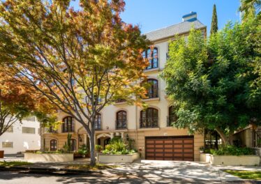 353 S Reeves Dr #202