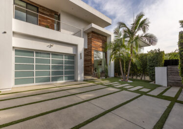 132 N Laurel Ave