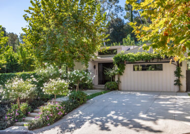 9024 Wonderland Park Ave