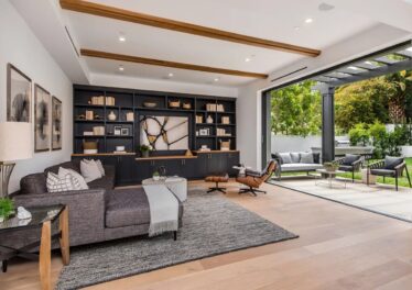 2125 S Beverly Dr