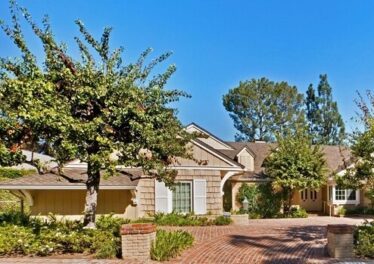 1052 Marilyn Dr