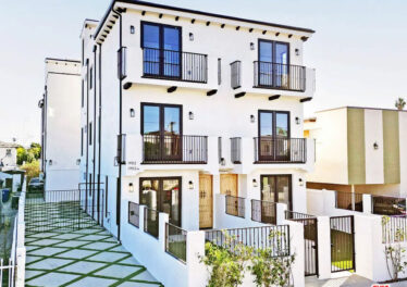 1954 1/2 S Garth Ave