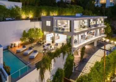 8613 W Hollywood Blvd