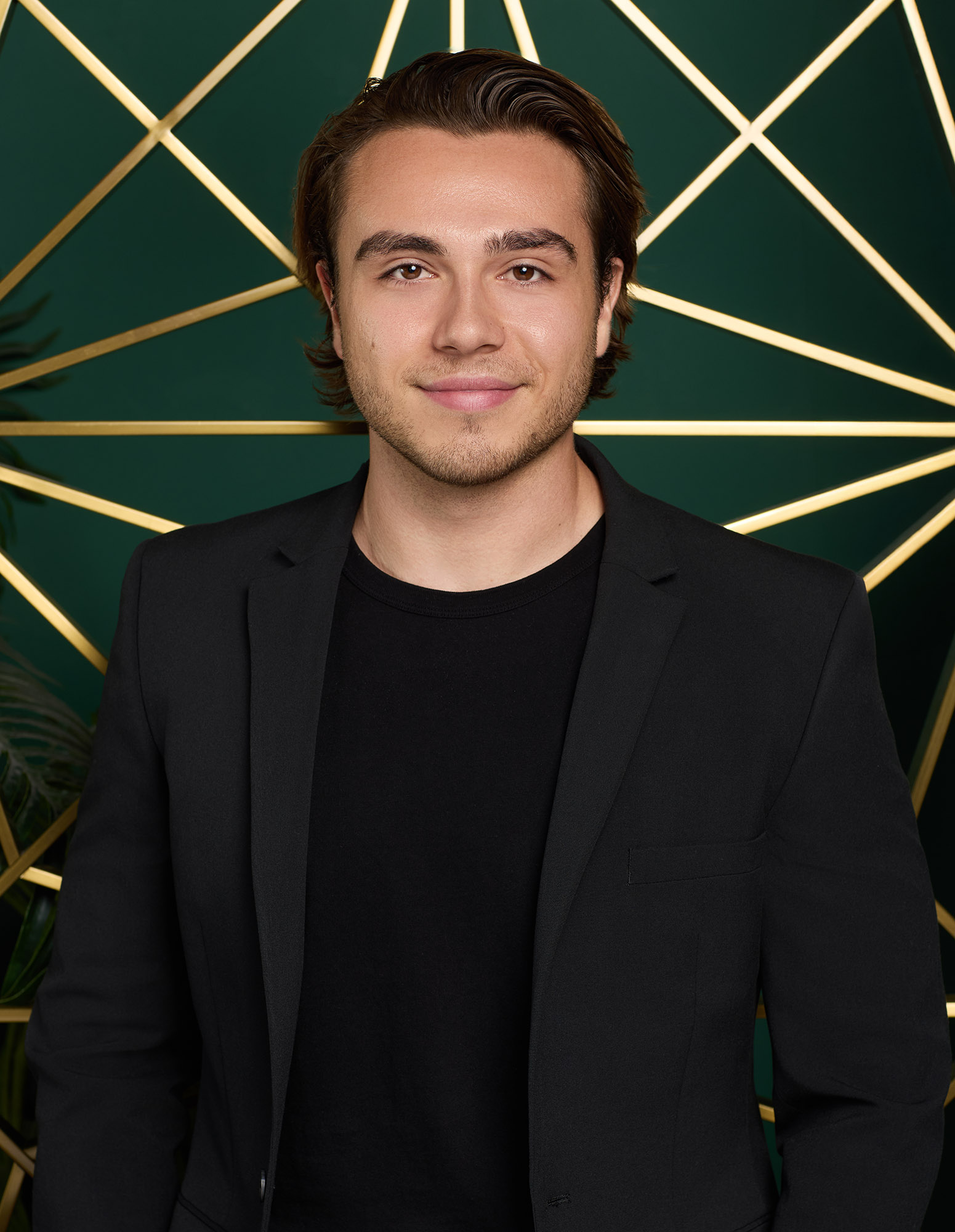 Agent - Noah Nahai
