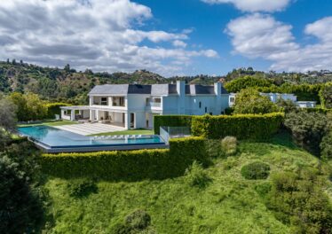 2571 Wallingford Drive