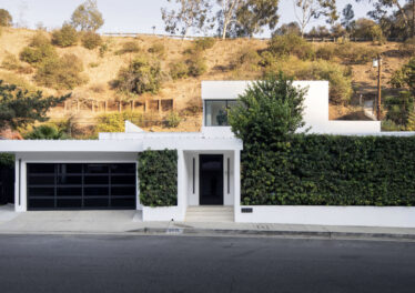 2048 N Beverly Dr
