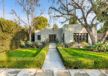 520 N Cahuenga Blvd