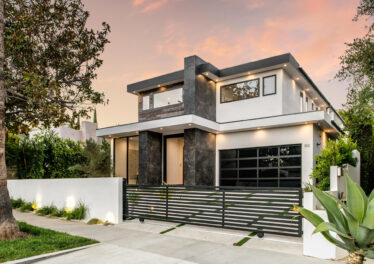 812 N La Jolla Ave