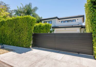 729 N Ogden Dr