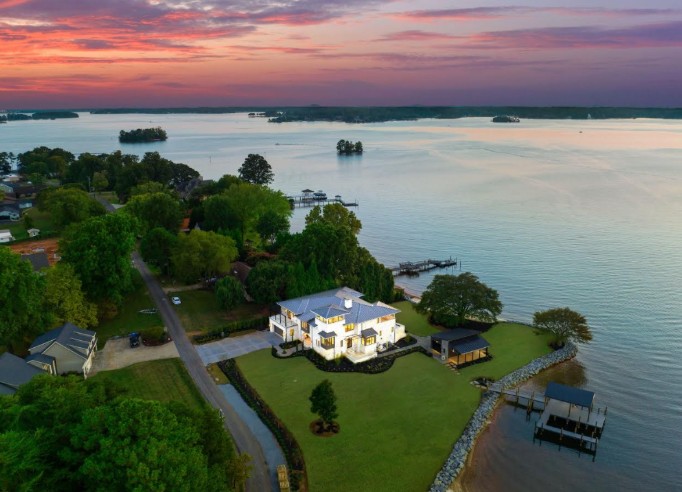 Your Guide to Boating on Lake Norman